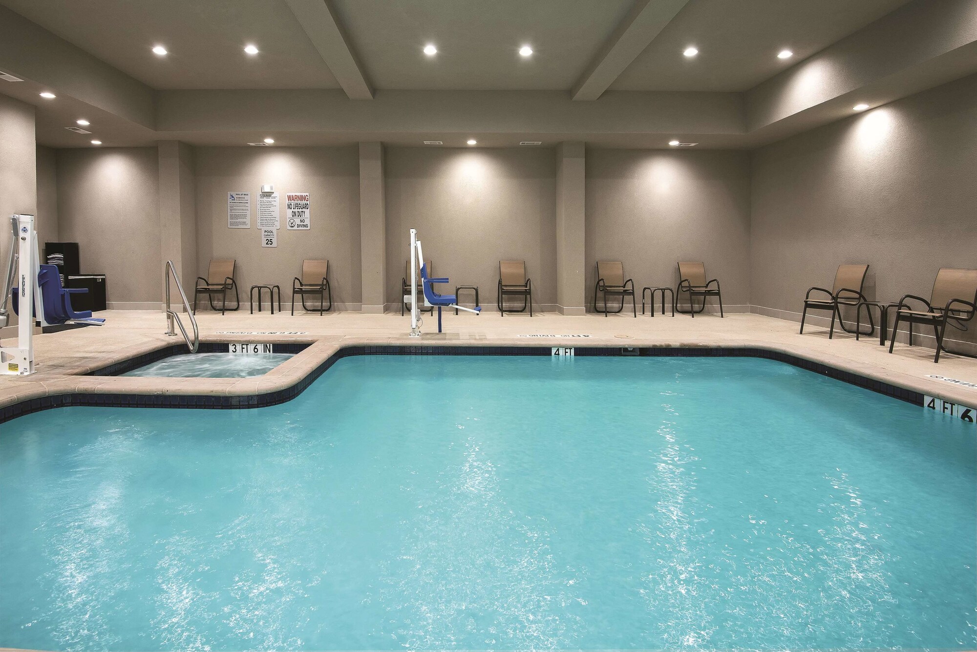 La Quinta Inn & Suites by Wyndham Fort Worth West - I-30