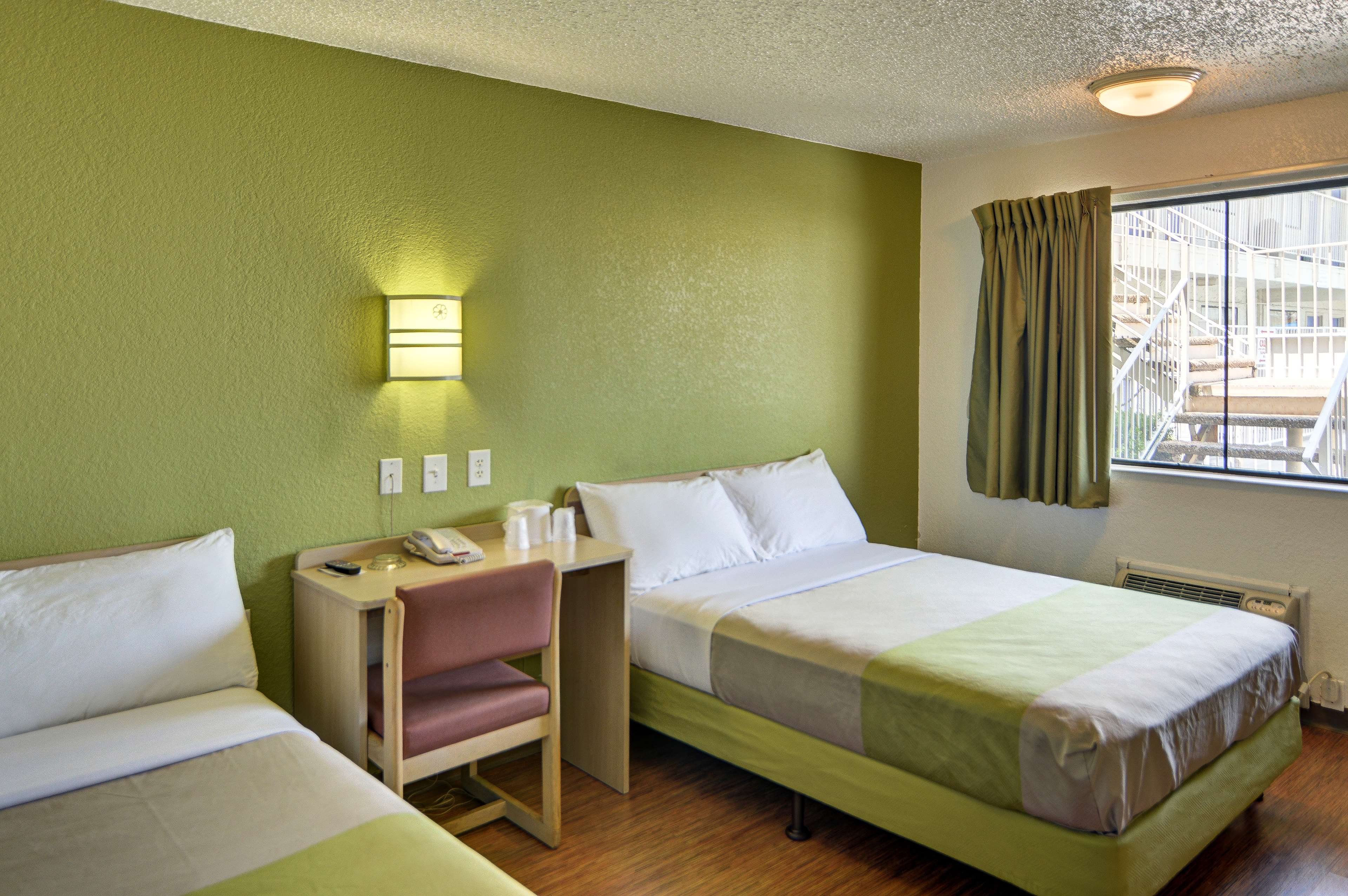 Motel 6 Fort Worth, TX - East