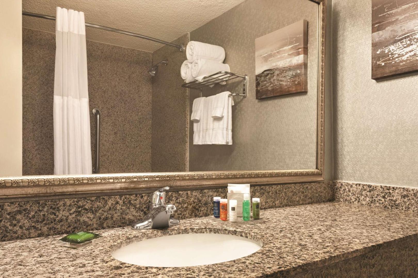 Radisson Fort Worth North - Fossil Creek