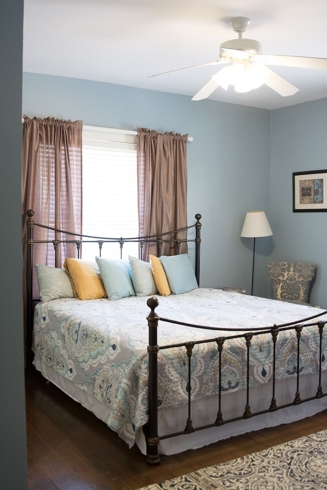 Rosen House Inn