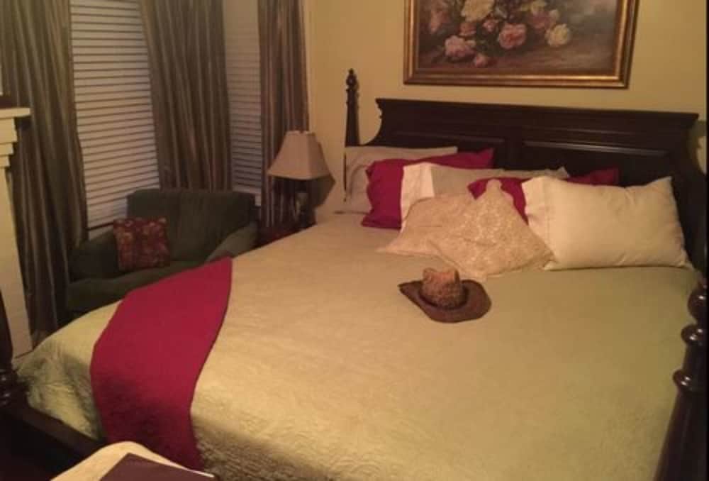 Rosen House Inn