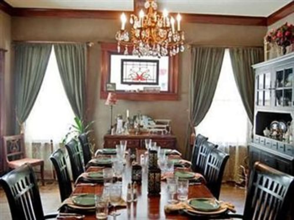 Rosen House Inn
