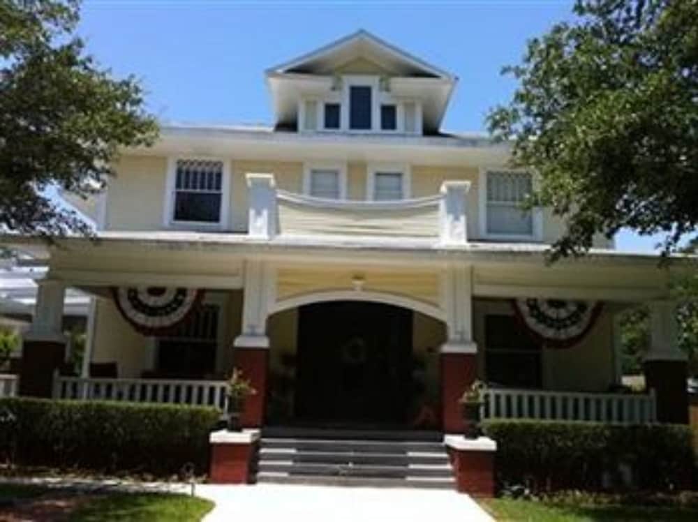 Rosen House Inn
