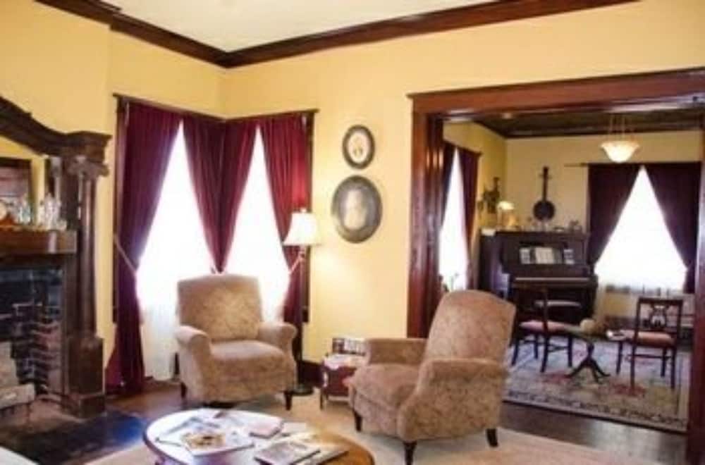 Rosen House Inn