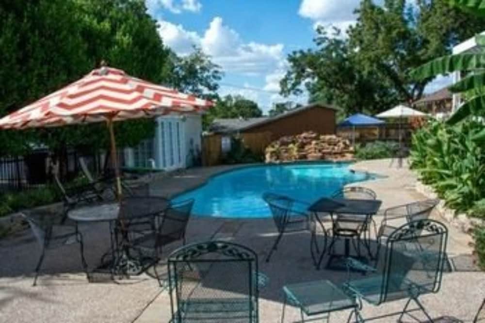 Rosen House Inn