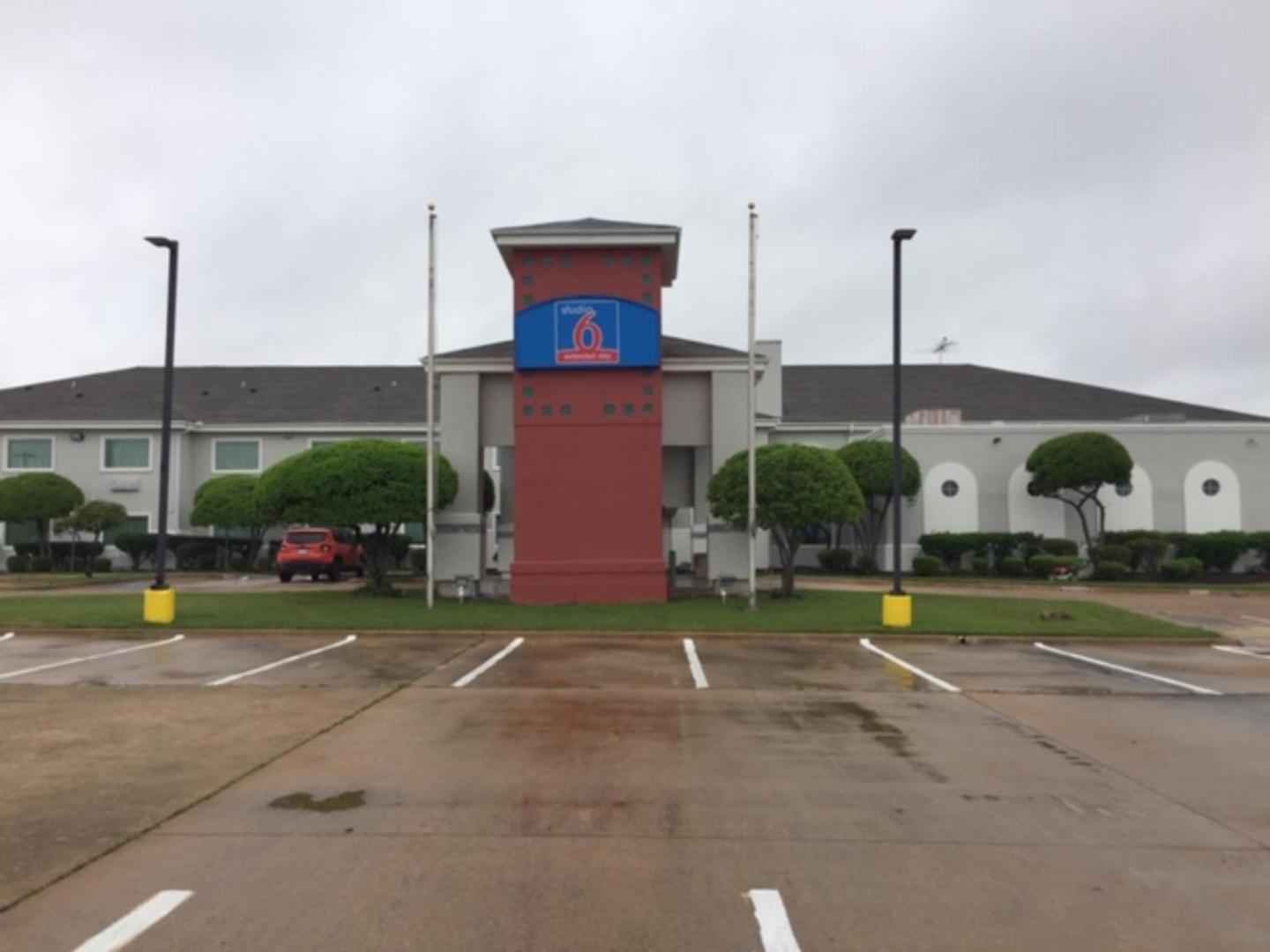 Studio 6 Burleson, TX