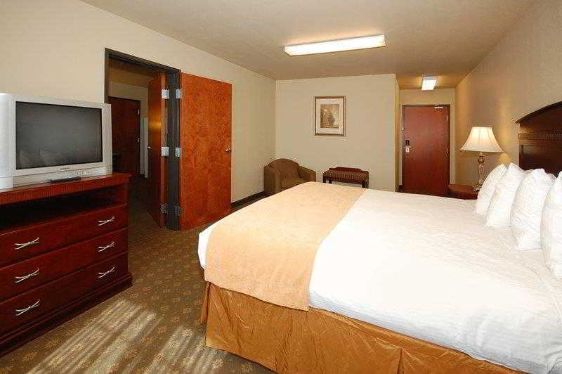 Franklin Inn & Suites