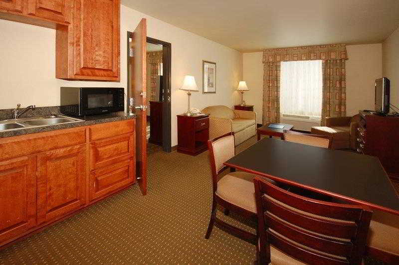 Franklin Inn & Suites