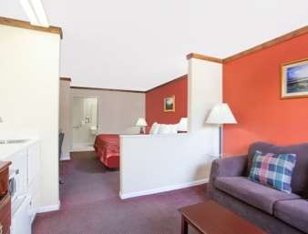 Days Inn by Wyndham Suites Fredericksburg