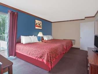 Days Inn by Wyndham Suites Fredericksburg