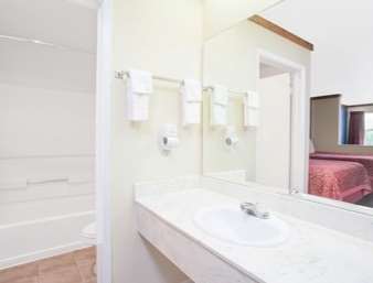 Days Inn by Wyndham Suites Fredericksburg