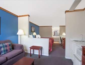 Days Inn by Wyndham Suites Fredericksburg