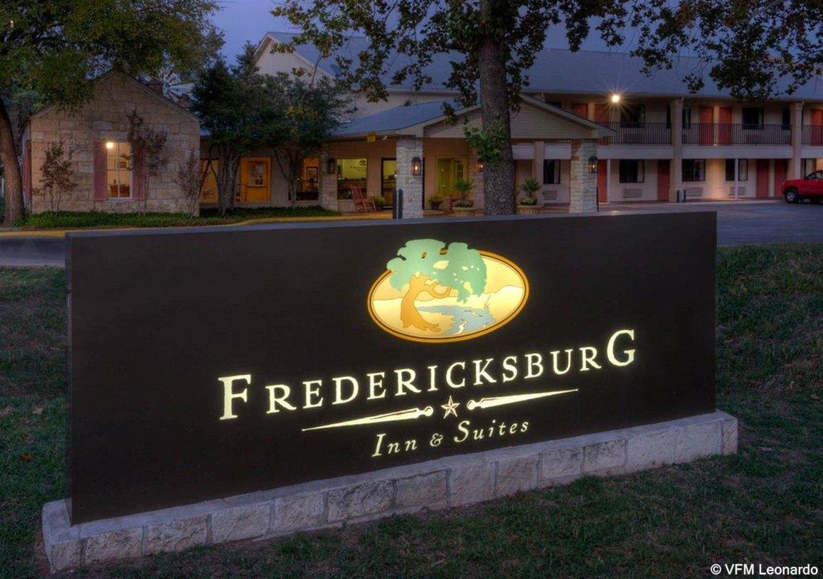 Fredericksburg Inn & Suites
