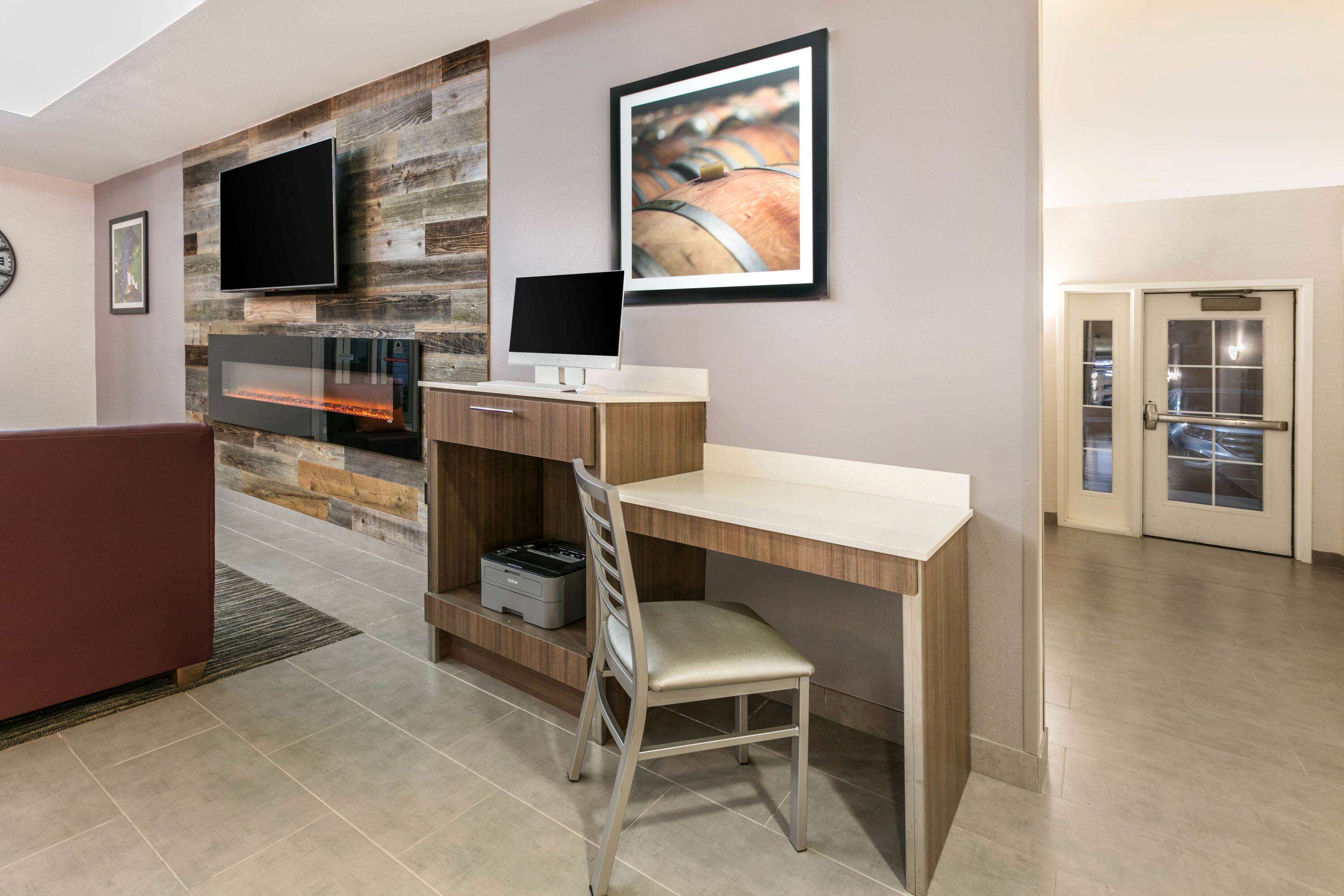 La Quinta Inn & Suites by Wyndham Fredericksburg