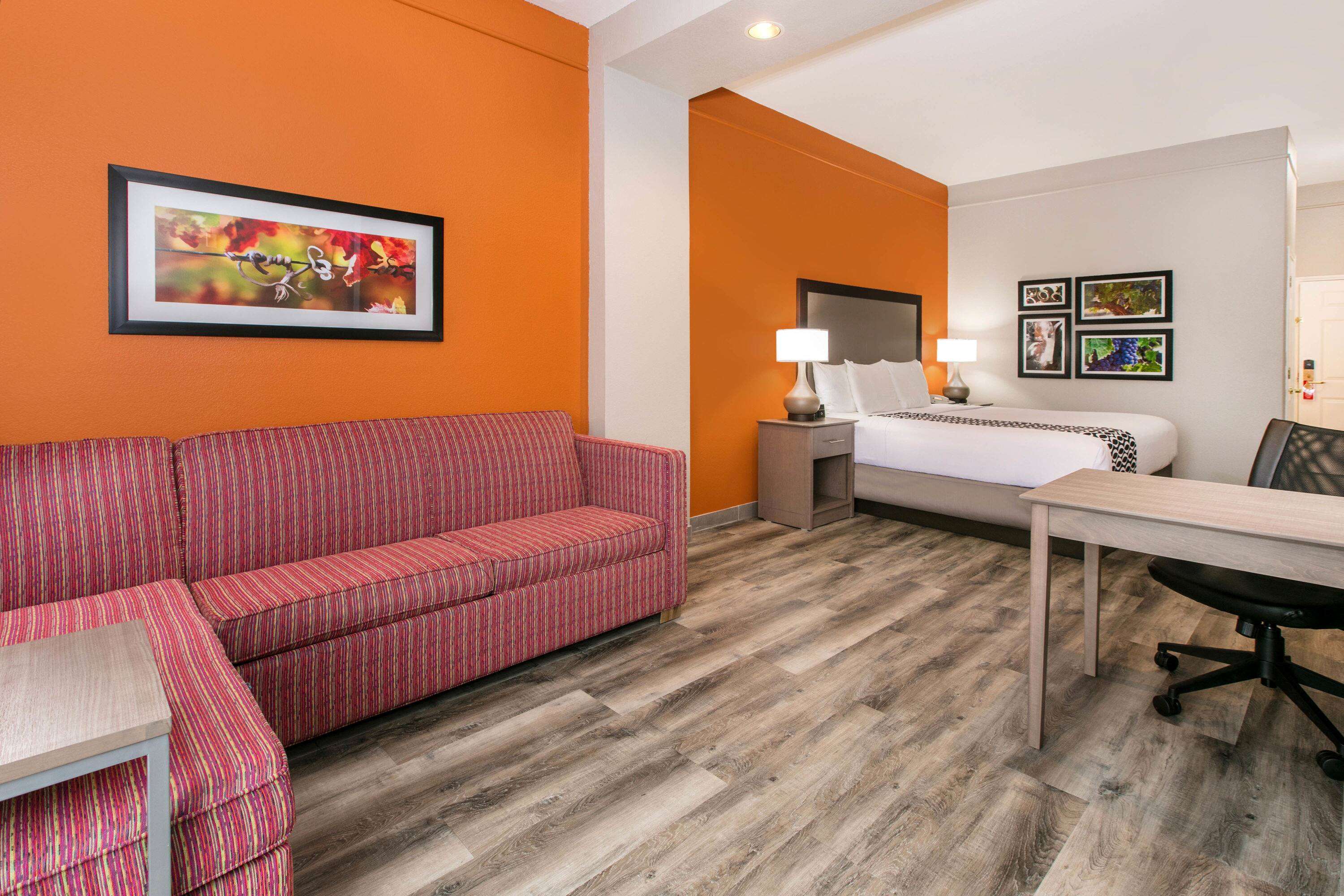La Quinta Inn & Suites by Wyndham Fredericksburg