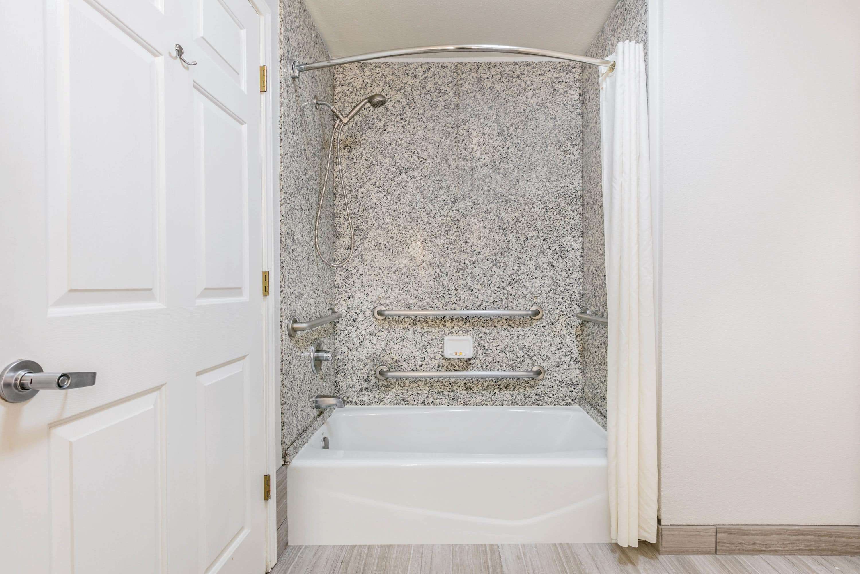 La Quinta Inn & Suites by Wyndham Fredericksburg