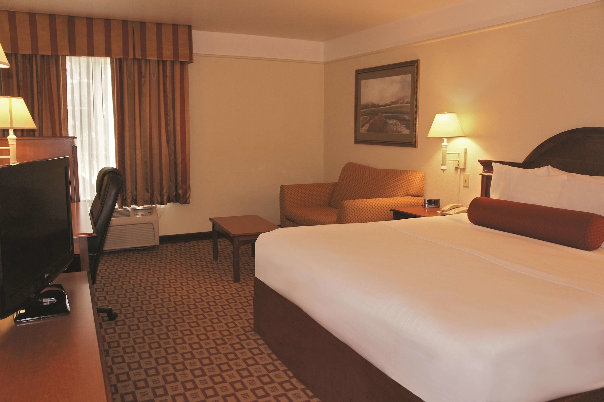 La Quinta Inn & Suites by Wyndham Fredericksburg