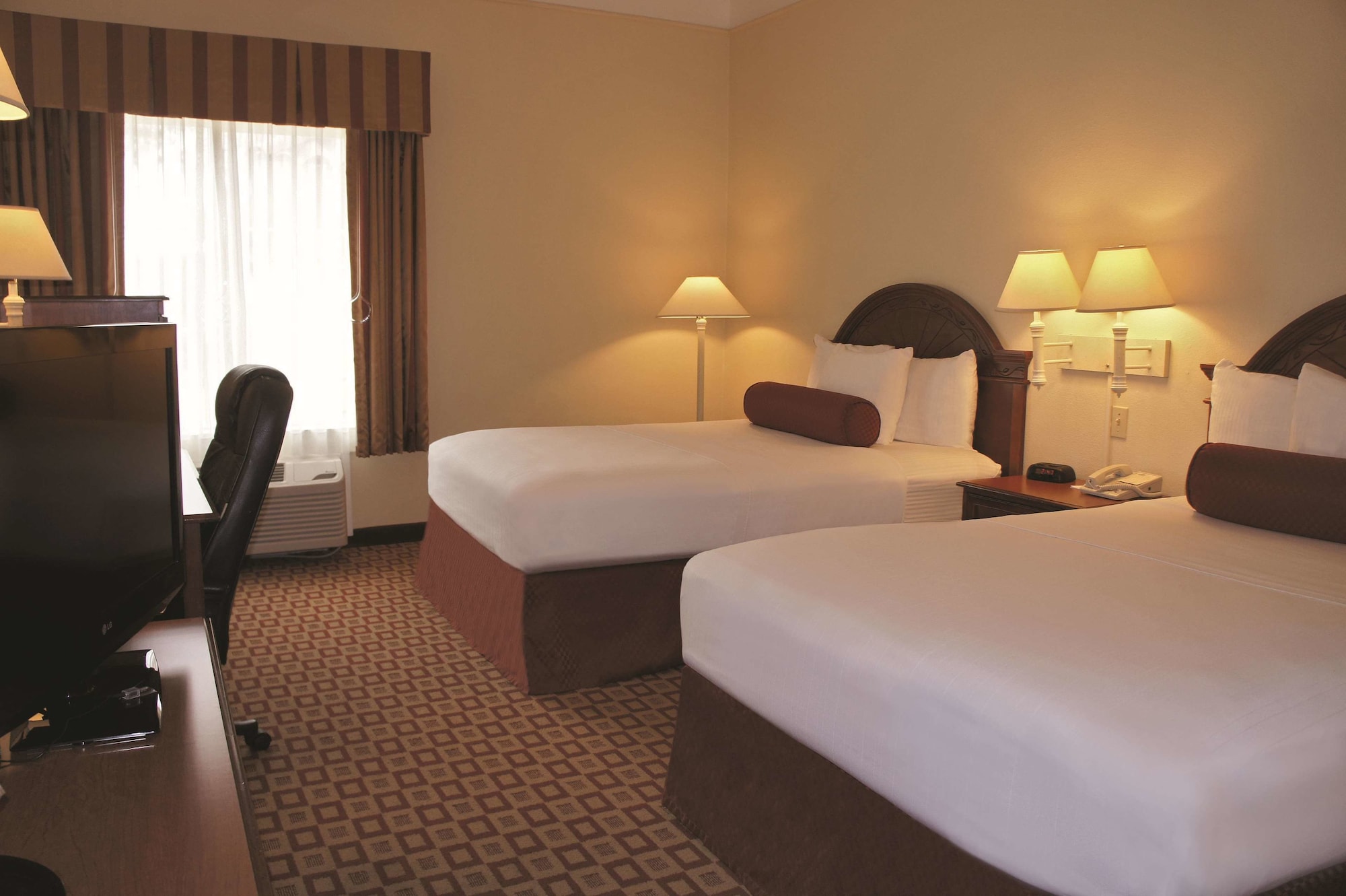 La Quinta Inn & Suites by Wyndham Fredericksburg