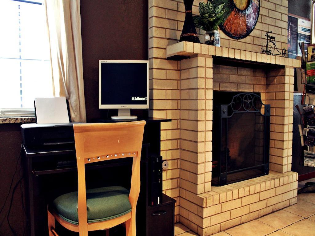 Super 8 by Wyndham Fredericksburg
