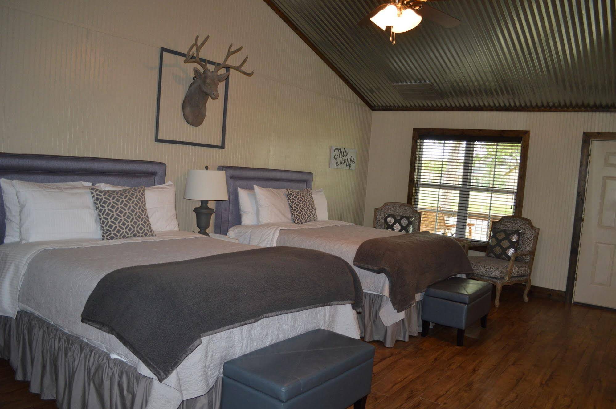 Vineyard Trail Cottages