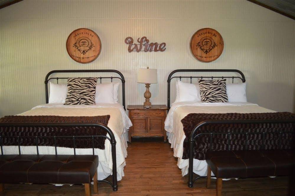 Vineyard Trail Cottages