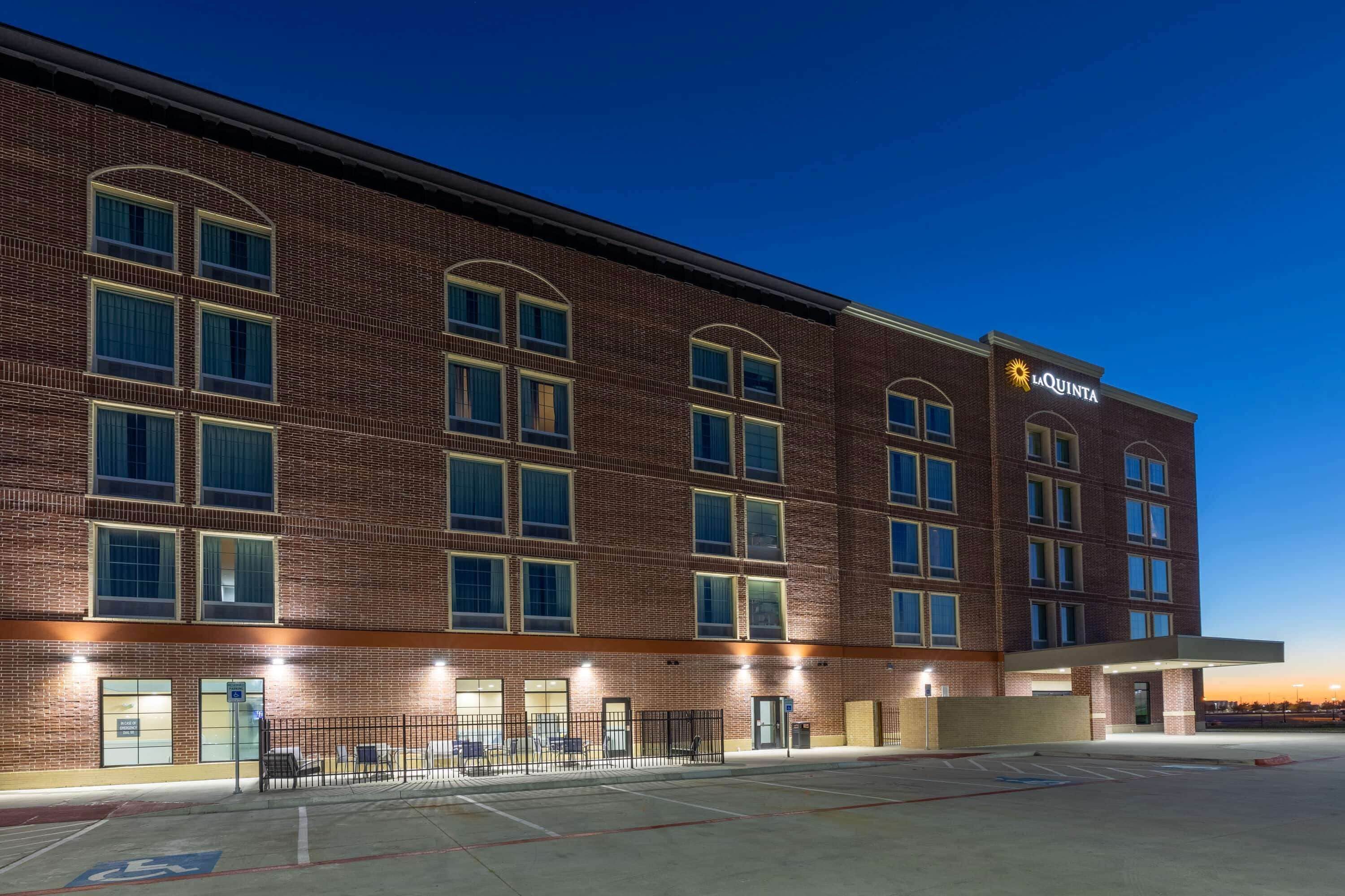 La Quinta Inn & Suites Frisco Fieldhouse North