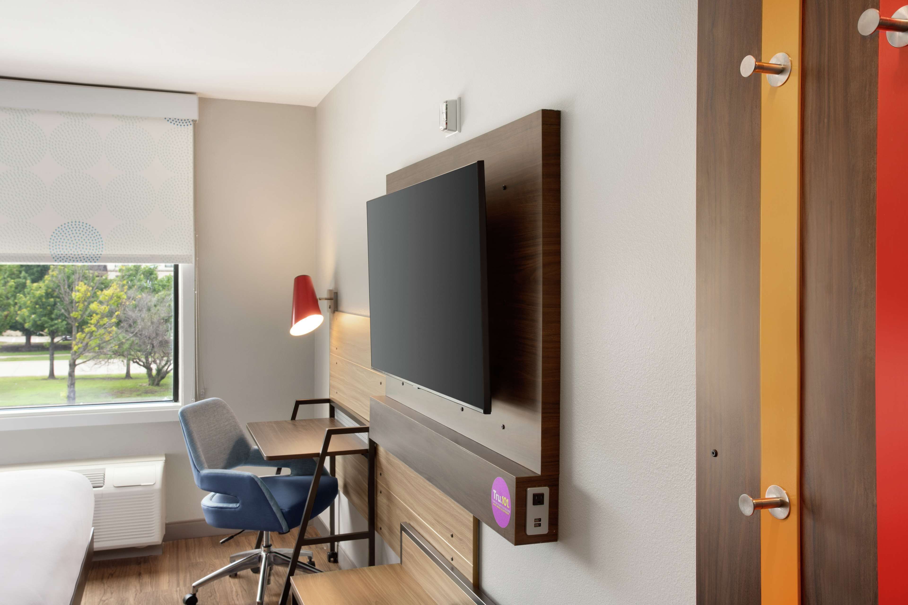Tru by Hilton Frisco Dallas