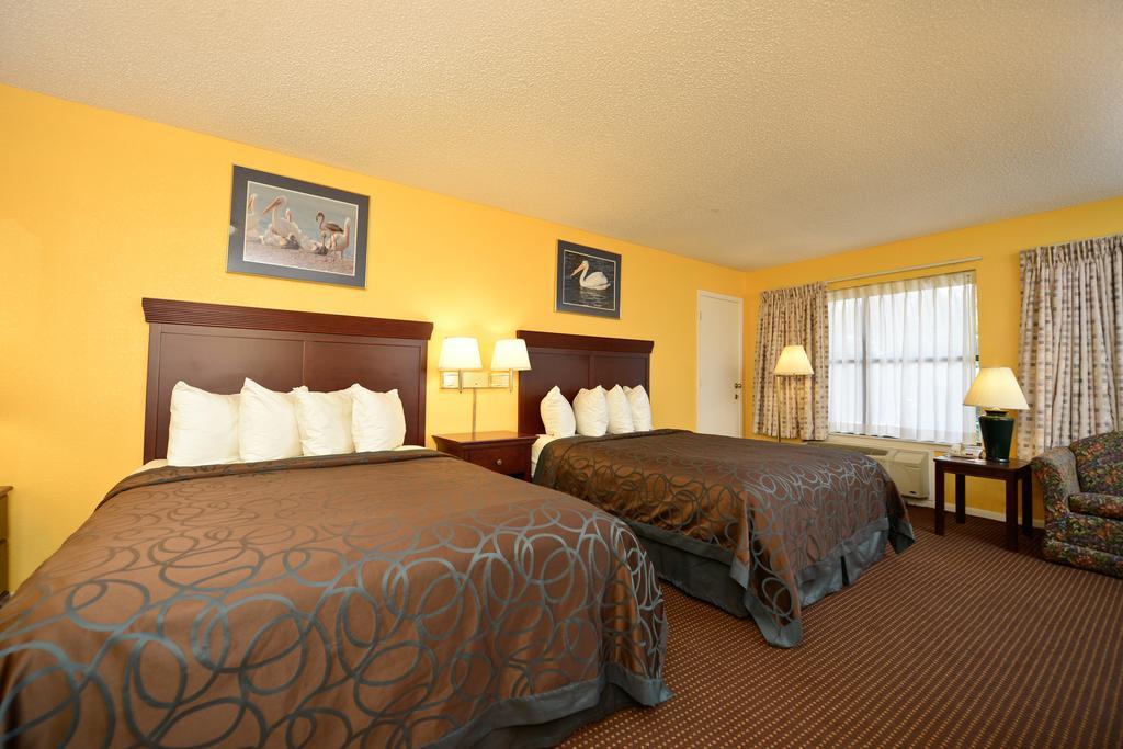 Econo Lodge Inn & Suites Fulton - Rockport