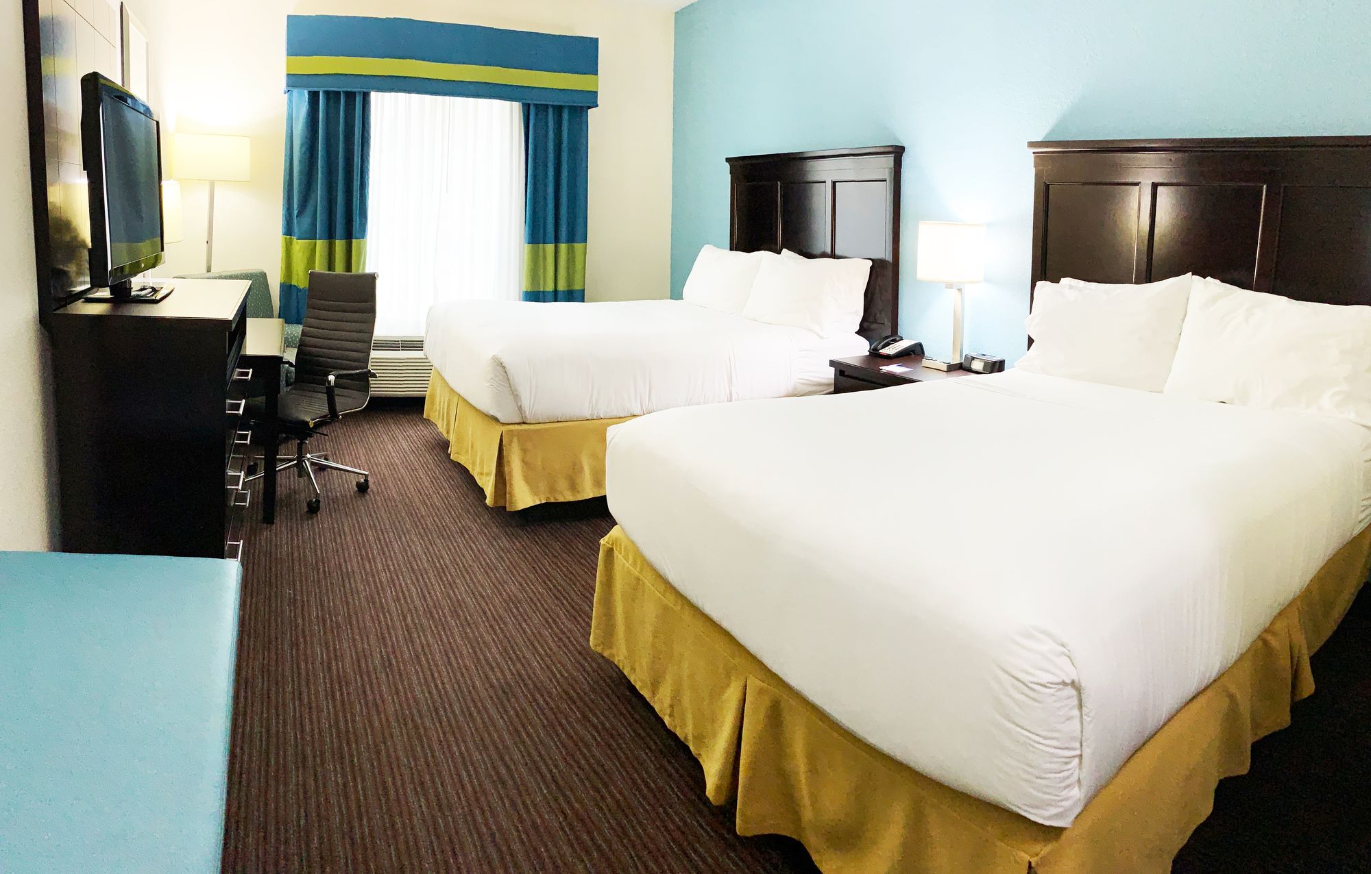 Holiday Inn Express & Suites Gainesville