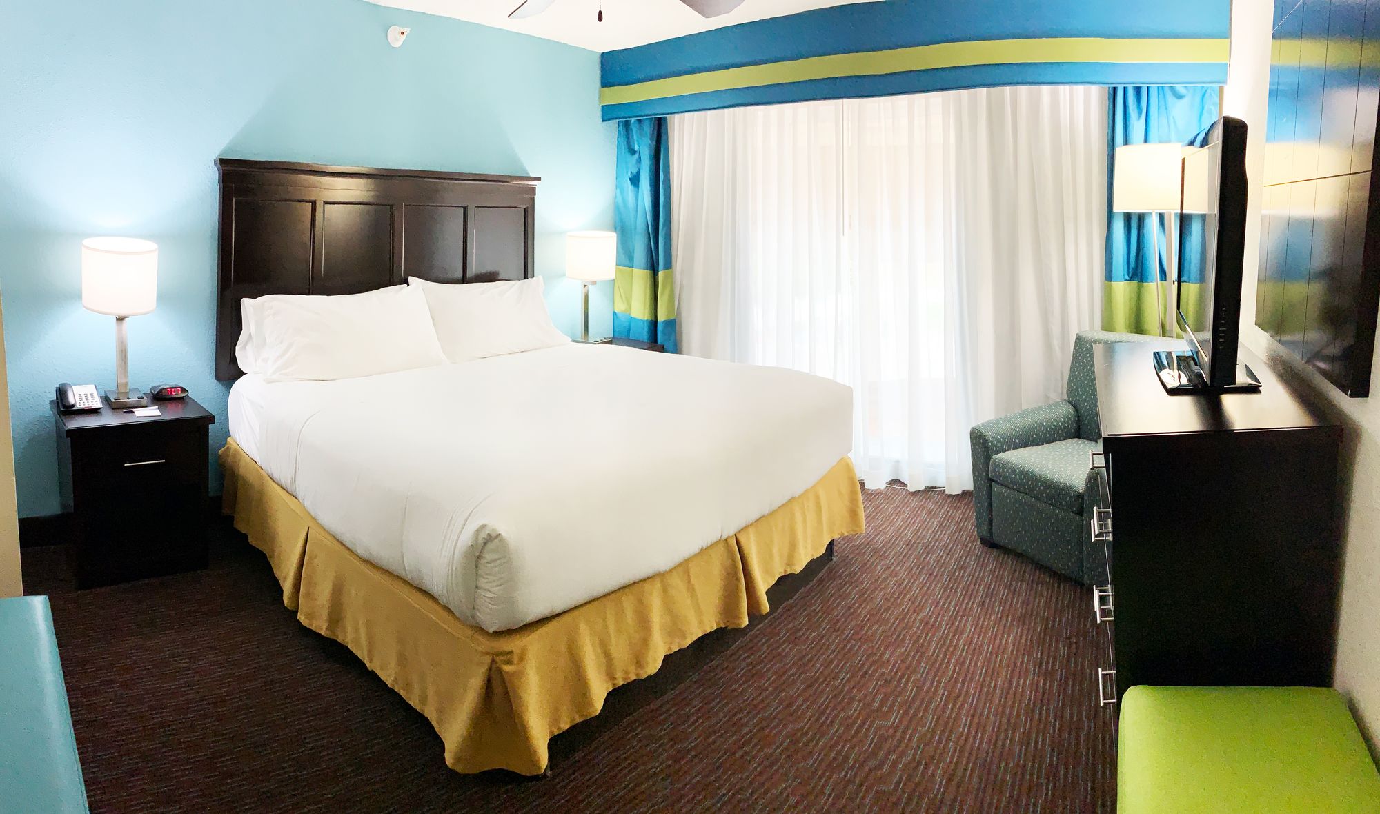 Holiday Inn Express & Suites Gainesville