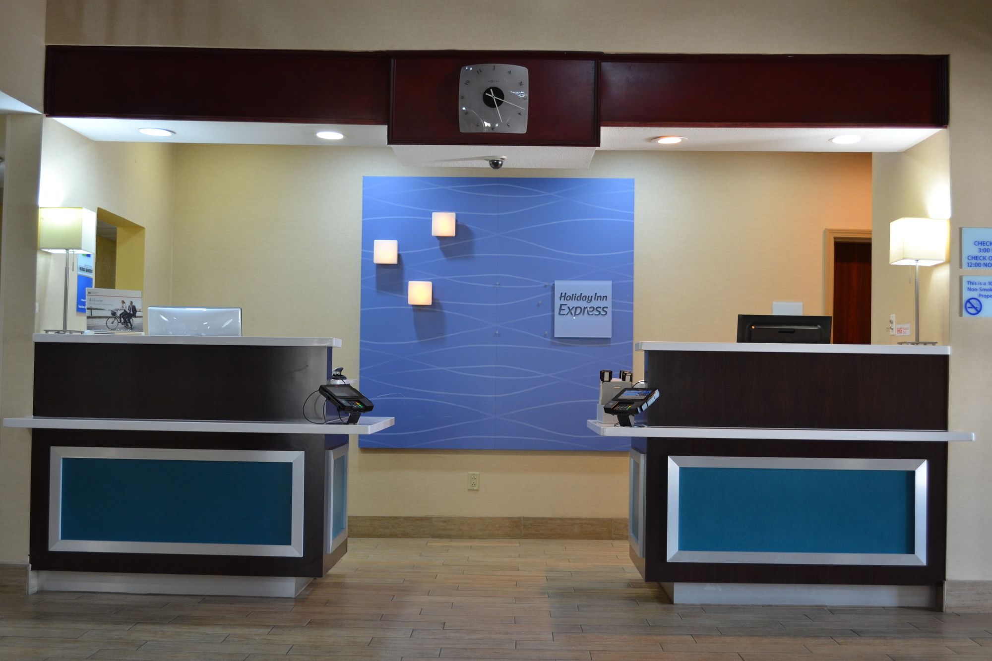 Holiday Inn Express & Suites Gainesville