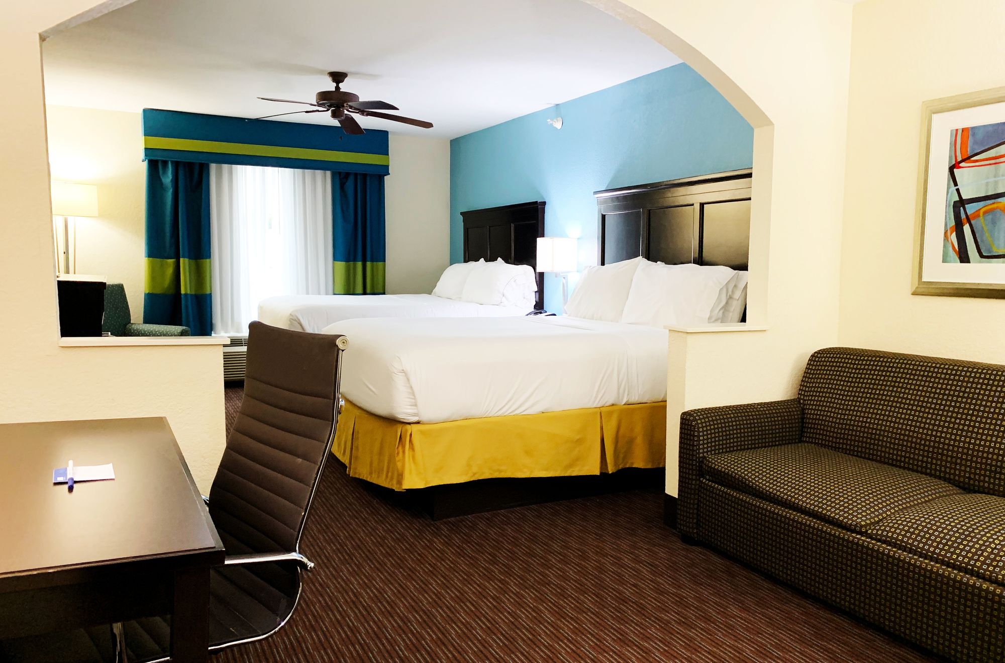 Holiday Inn Express & Suites Gainesville
