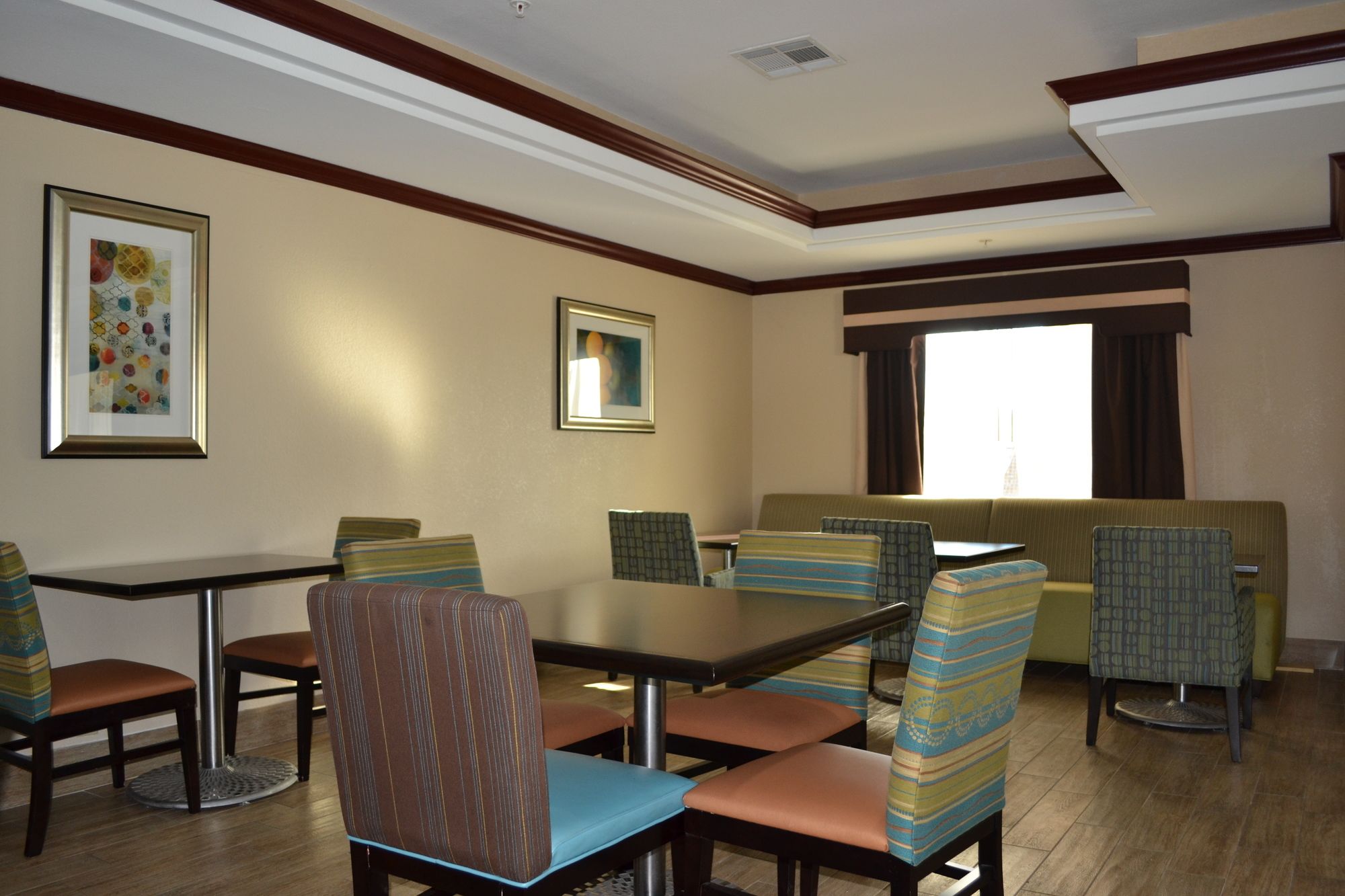 Holiday Inn Express & Suites Gainesville