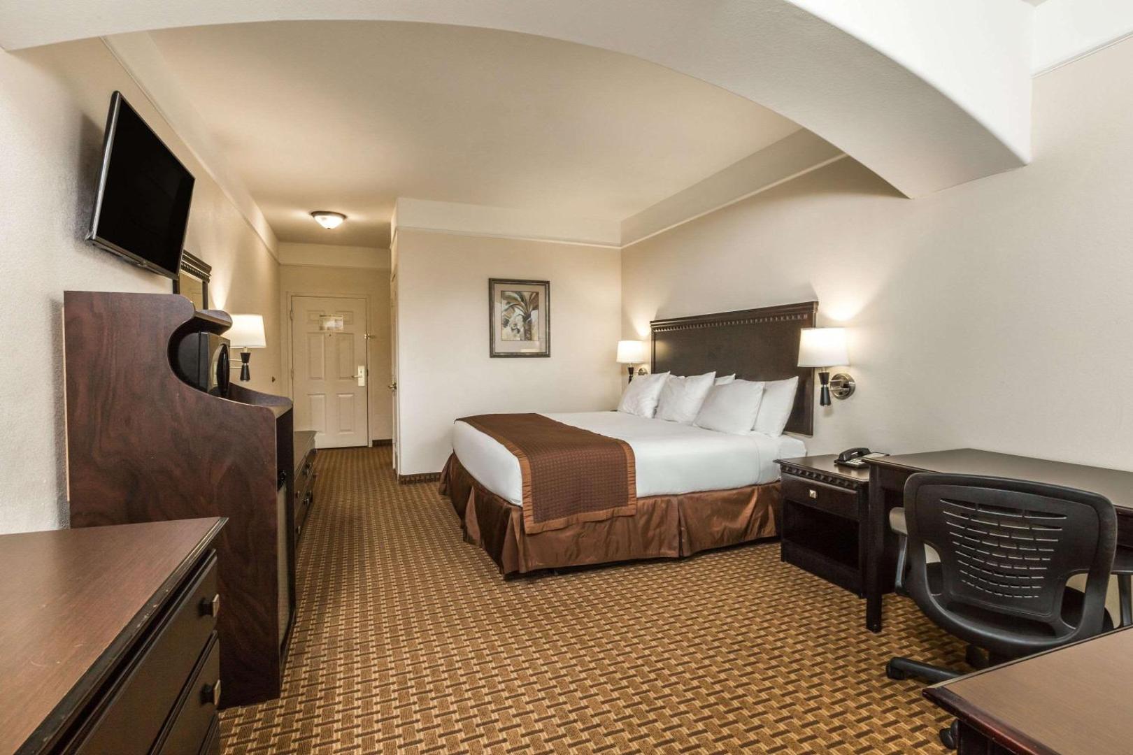 Baymont by Wyndham Galveston
