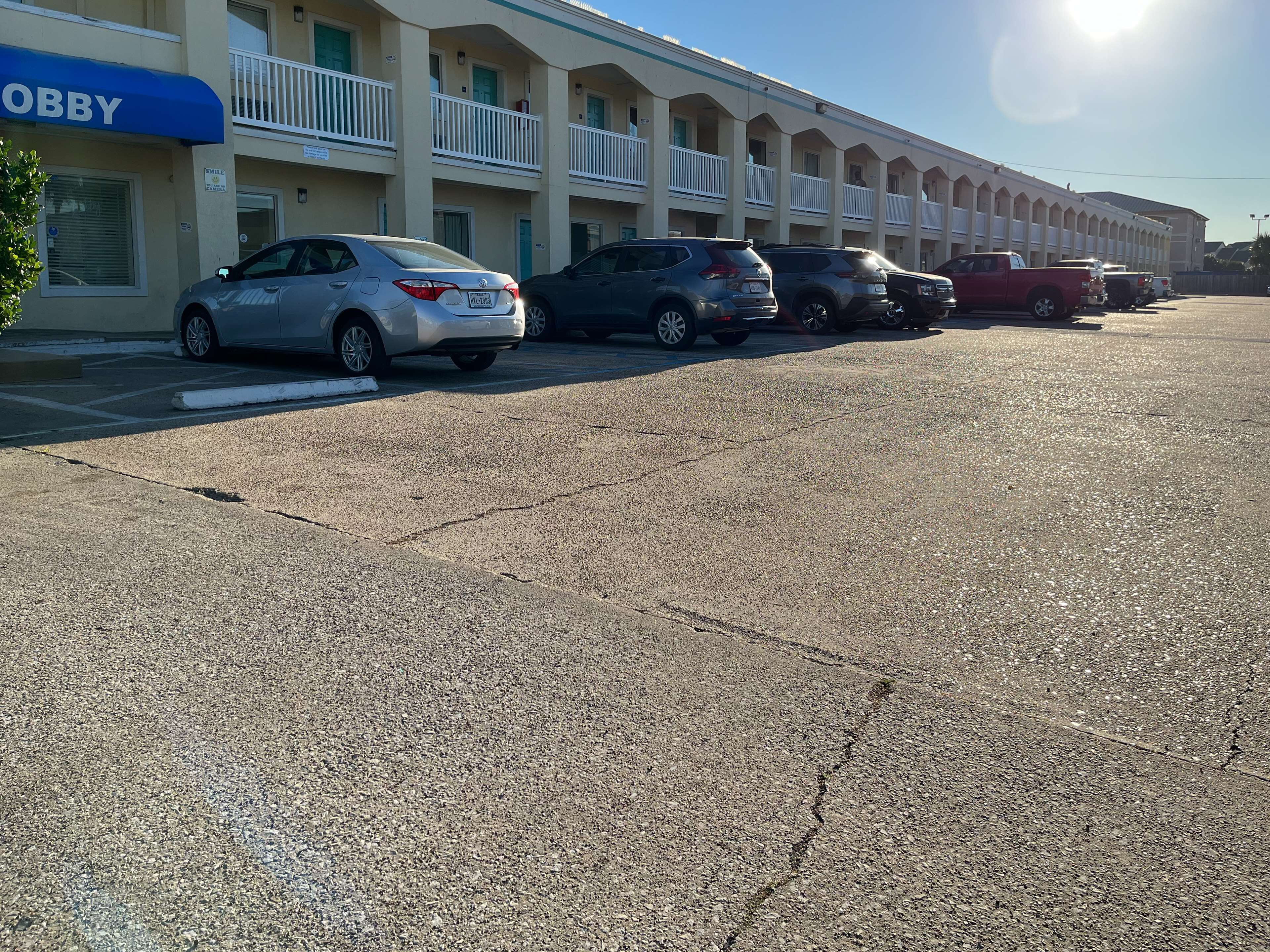 Motel 6 Galveston, TX - Beach/Seawall