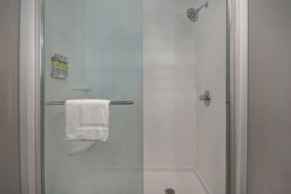 Holiday Inn Express & Suites Galveston Beach