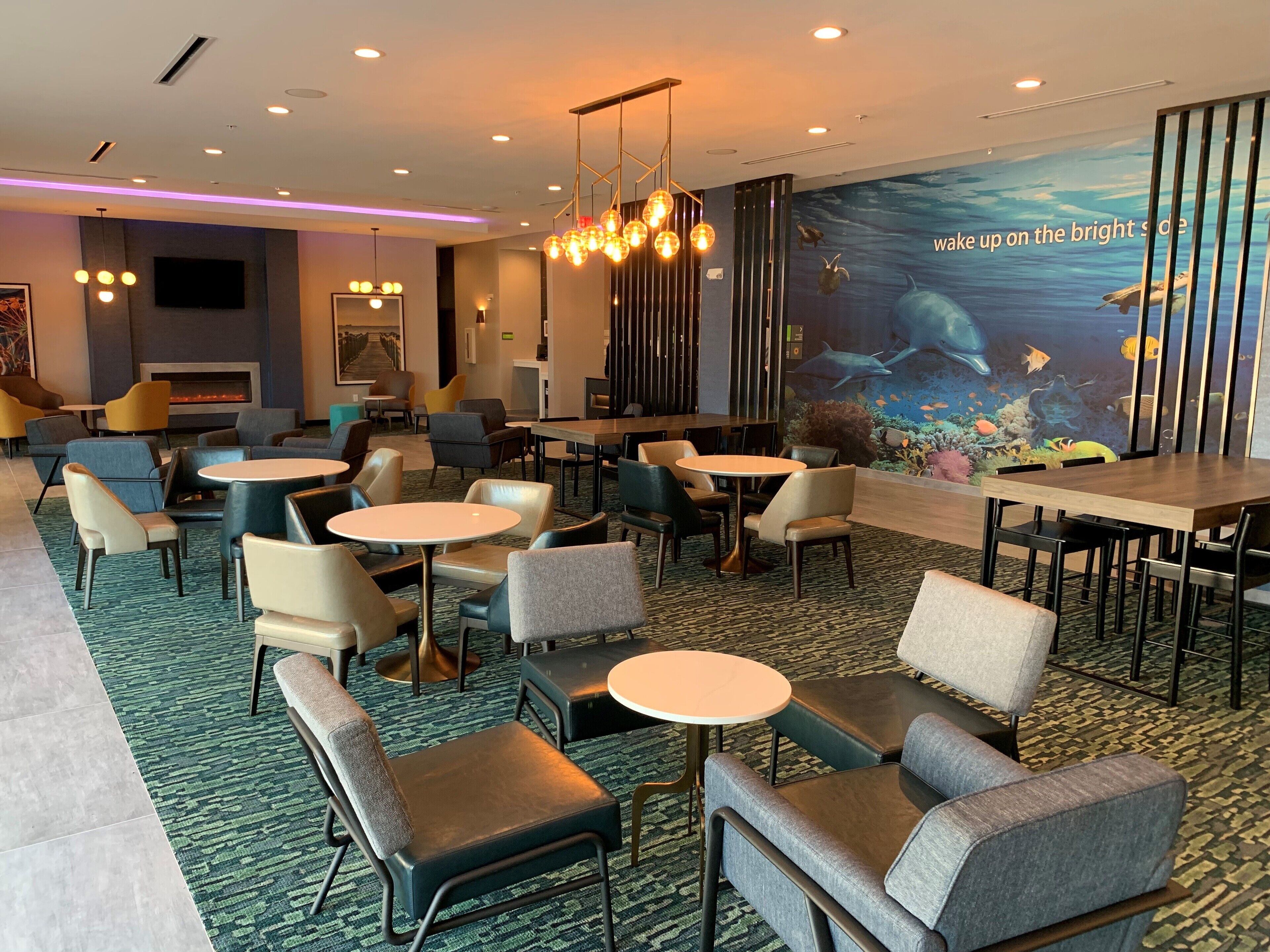 La Quinta Inn & Suites by Wyndham Galveston North at I-45