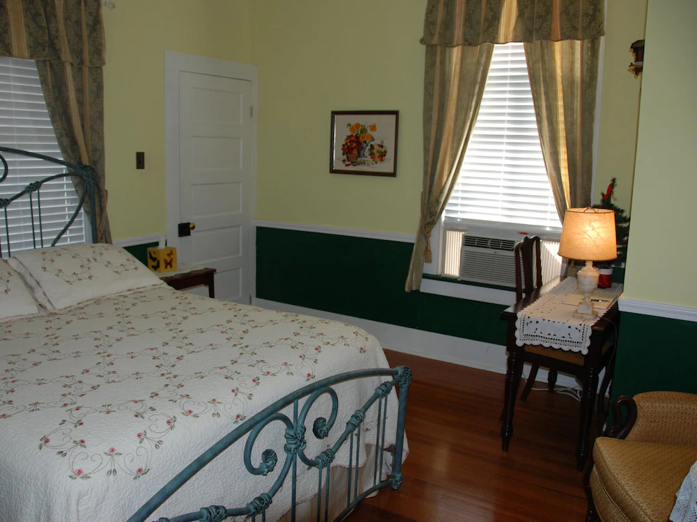 Lost Bayou Guesthouse B&B