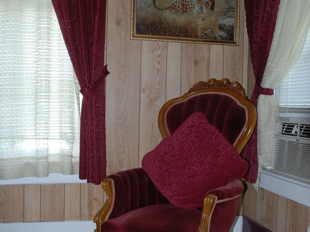 Lost Bayou Guesthouse B&B