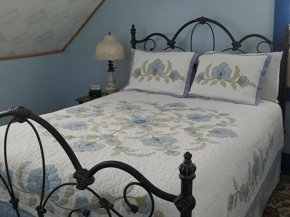Lost Bayou Guesthouse B&B