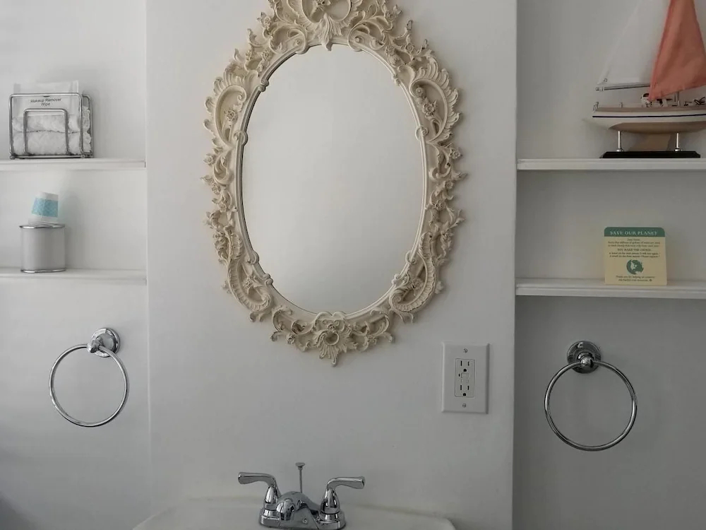 Lost Bayou Guesthouse B&B