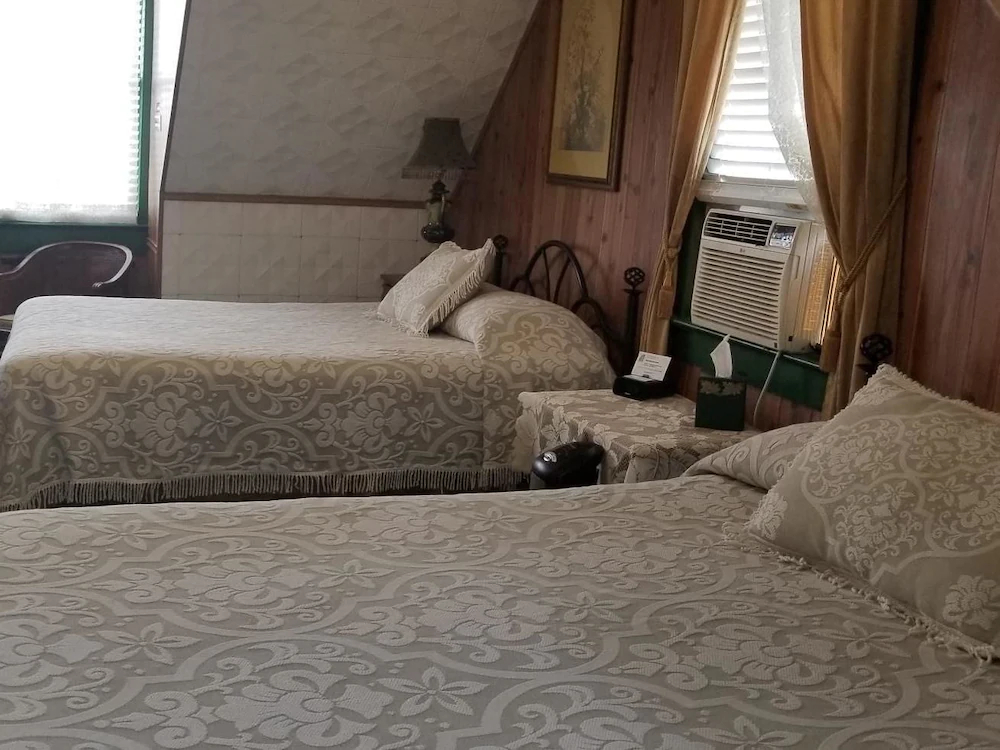 Lost Bayou Guesthouse B&B