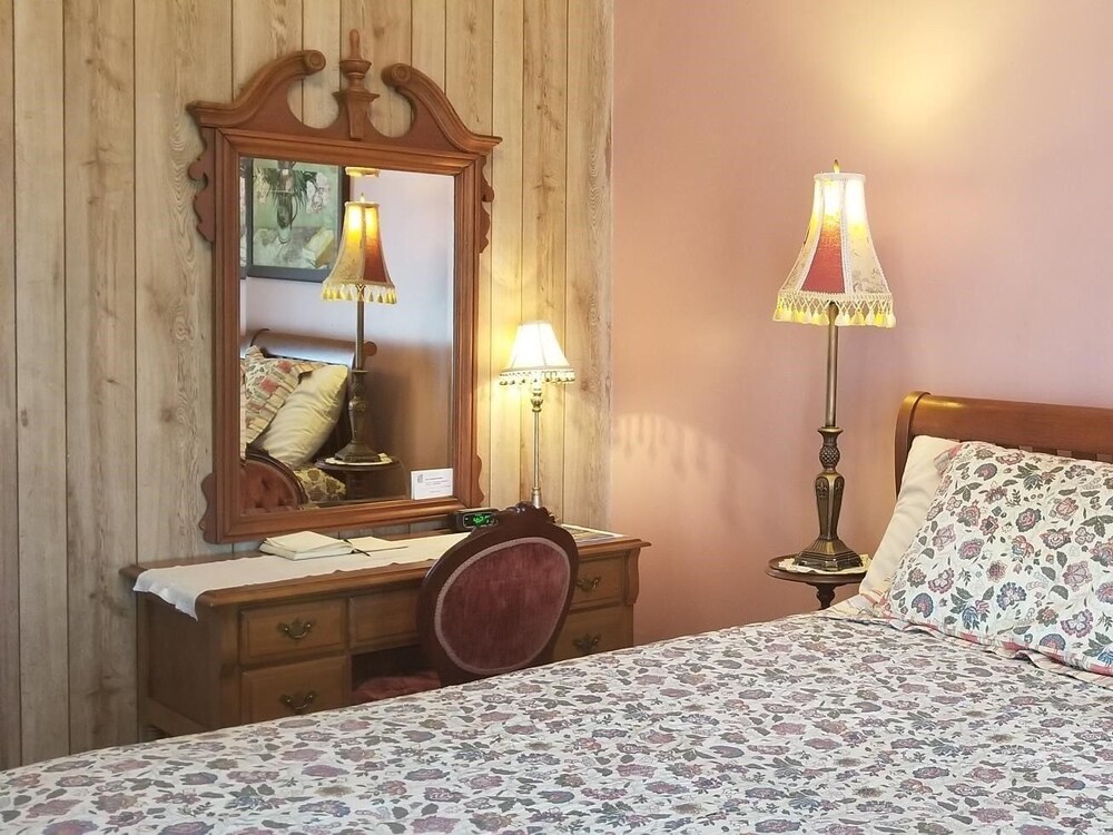 Lost Bayou Guesthouse B&B