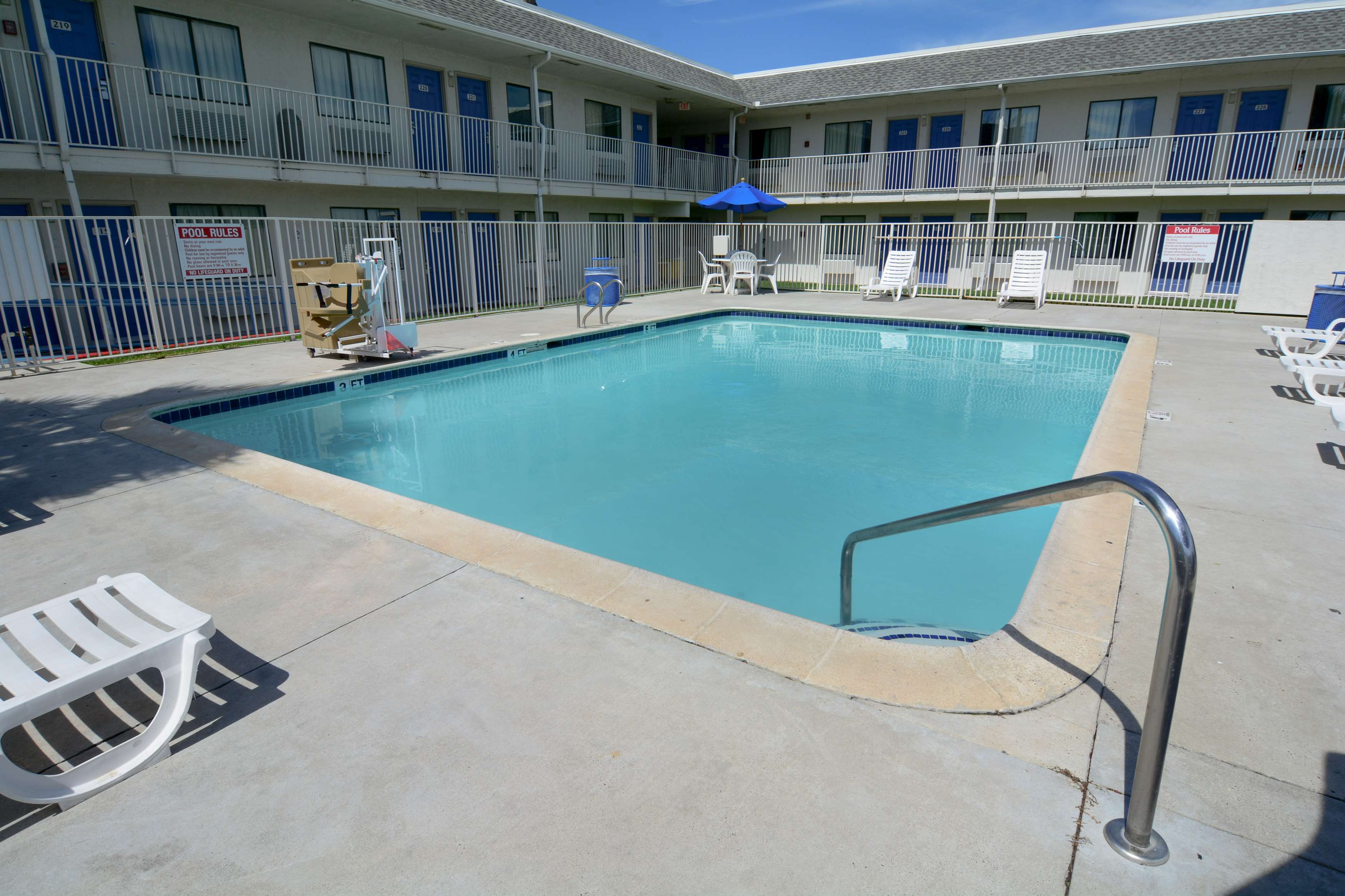 Motel 6 Galveston, TX