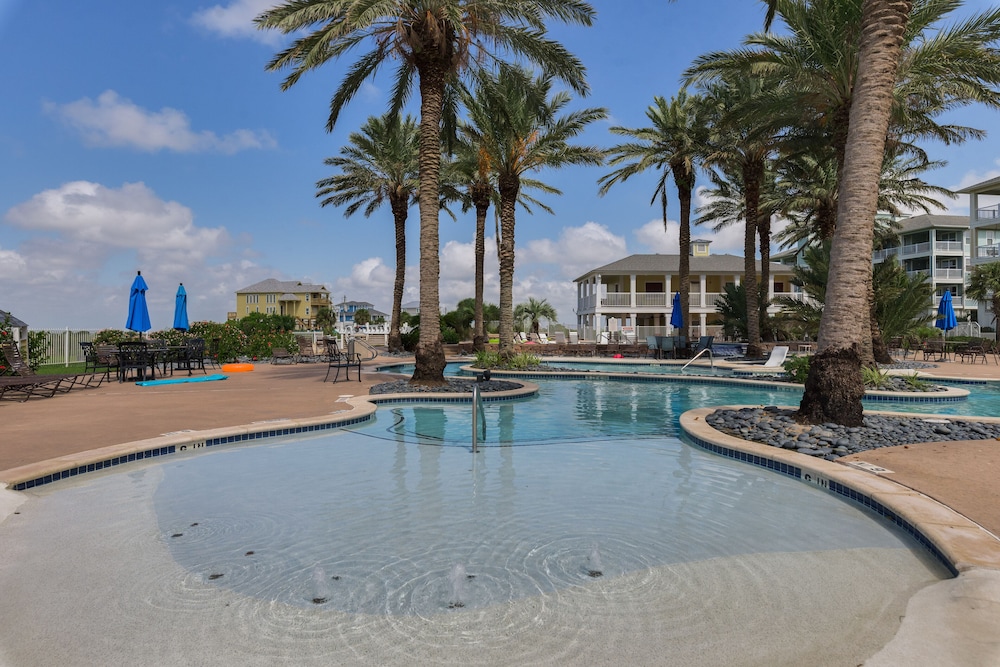 Pointe West