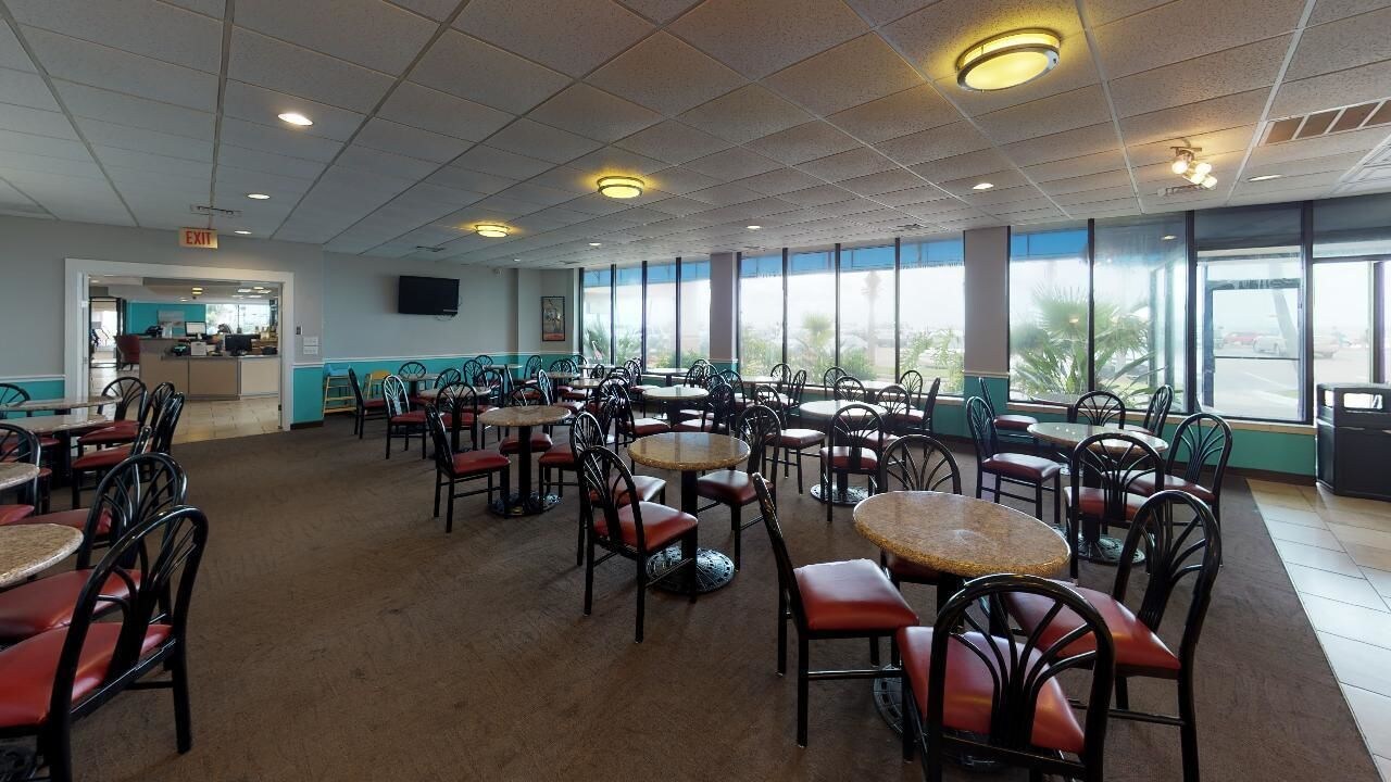 Red Roof Inn Galveston - Beachfront/Convention Ctr.
