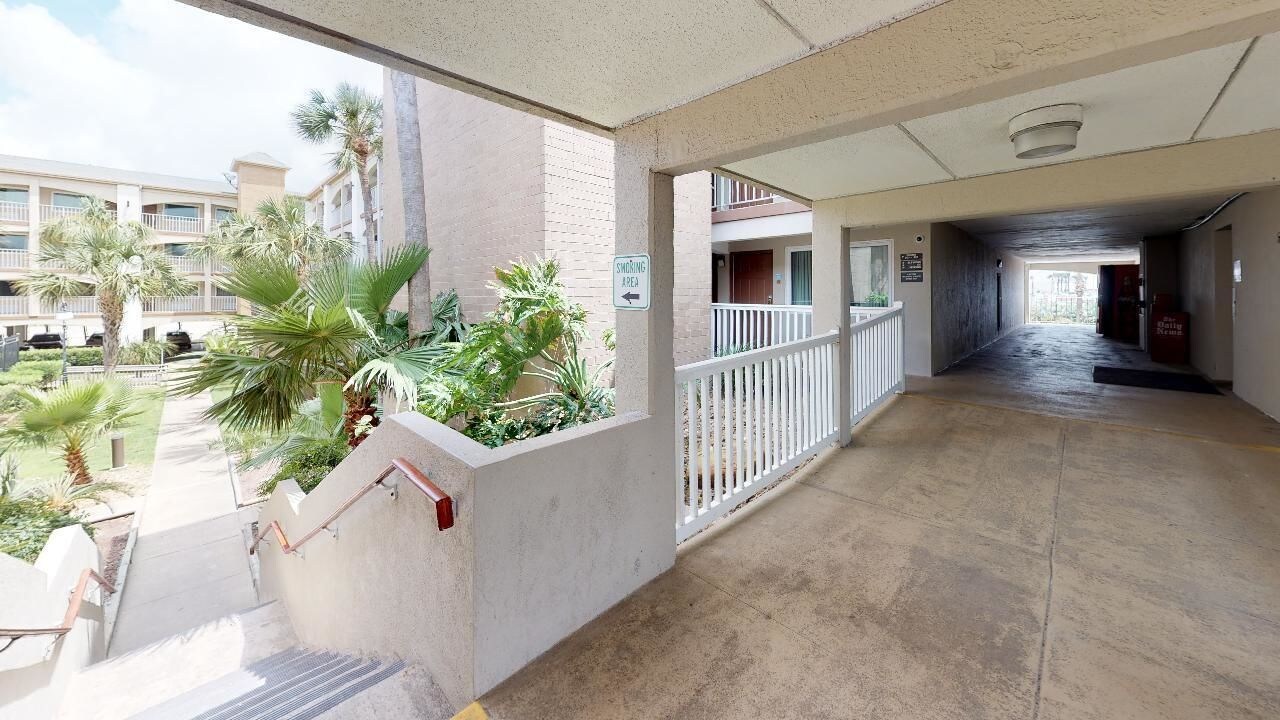 Red Roof Inn Galveston - Beachfront/Convention Ctr.