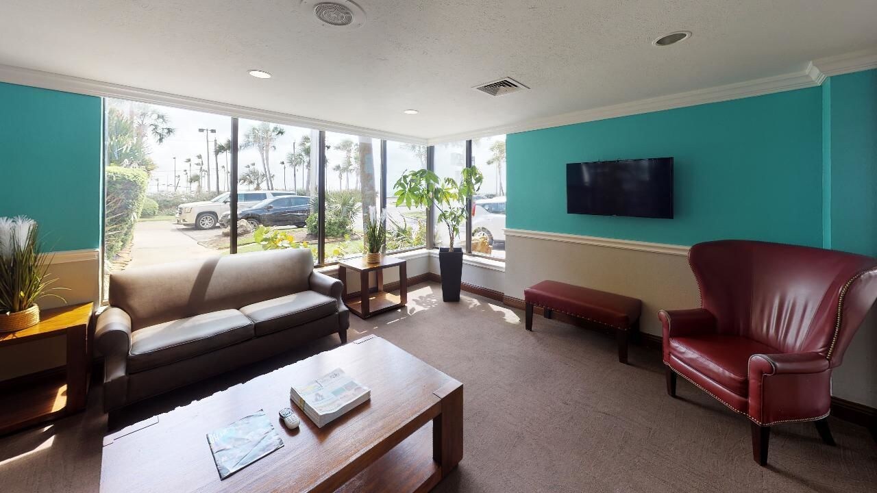 Red Roof Inn Galveston - Beachfront/Convention Ctr.
