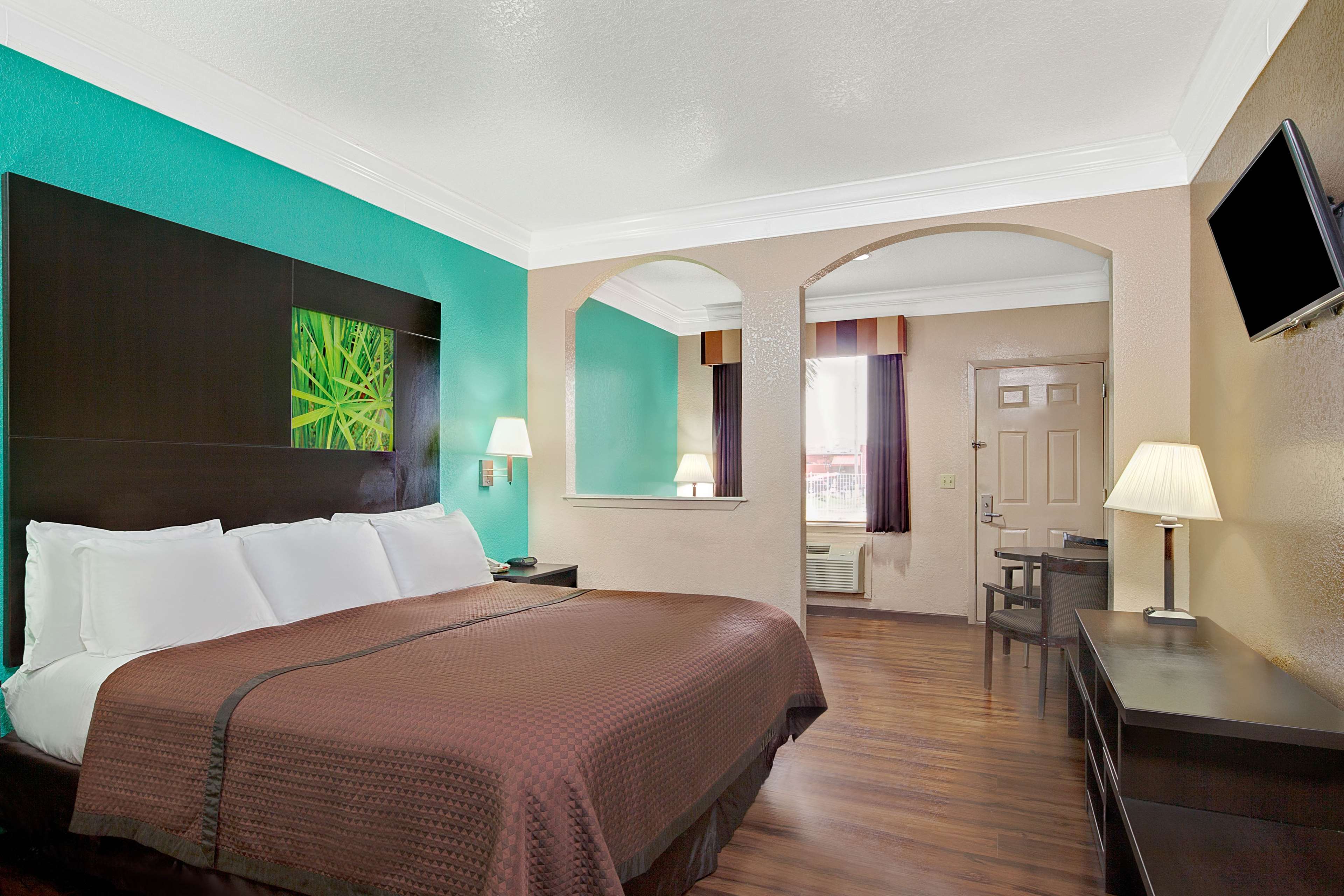 Super 8 by Wyndham Galveston