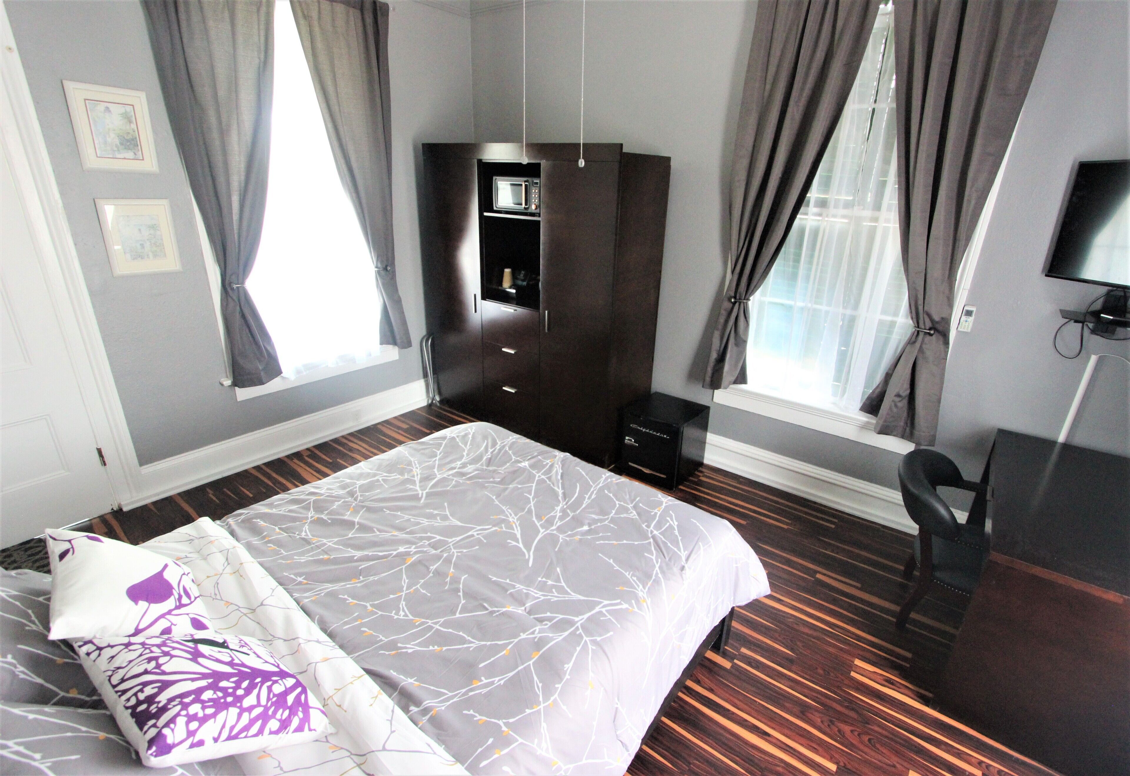 The George Manor